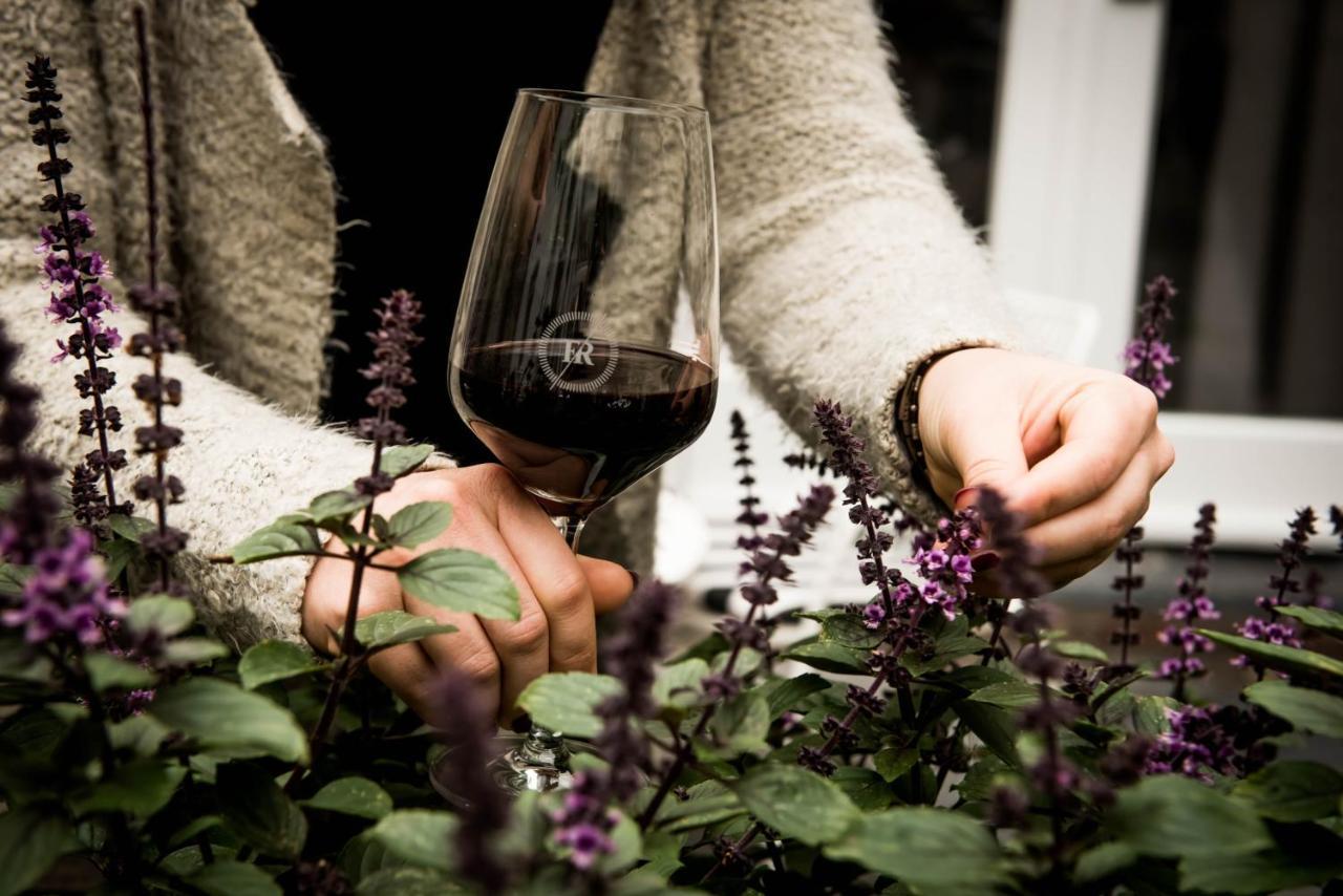 Fitz Roy Urban Hotel, Bar And Garden มาสทริชท์ ภายนอก รูปภาพ